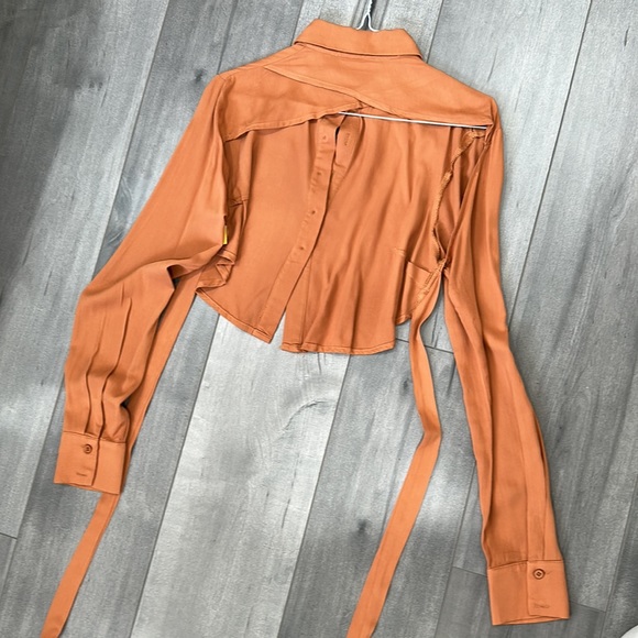 Superdown brand backless long sleeve. - Picture 4 of 4